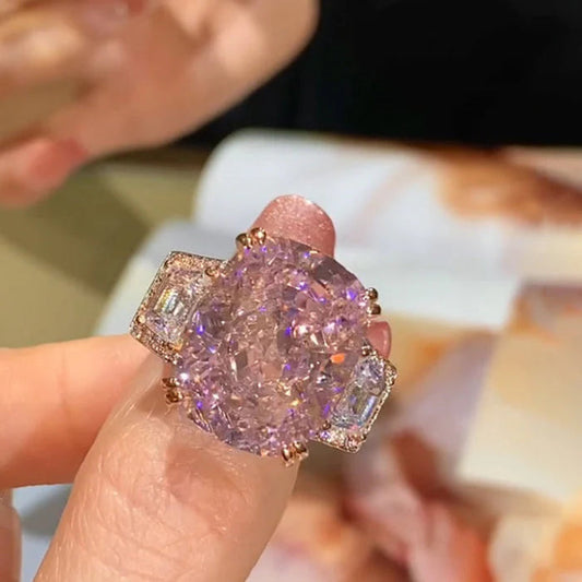 💍Three Stone Brilliant Cut Pink Ring