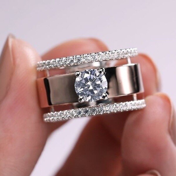 Fashion Exquisite Luxury Popular Shiny Green High Quality Zircon Wedding Ring